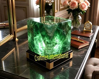 Handcrafted Green Quartz Table Lamp – Natural Crystal Decor & Elegant Gemstone