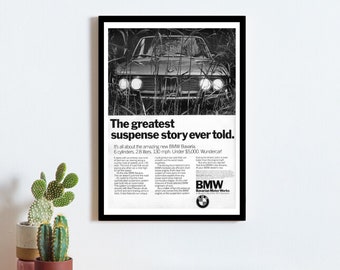 Puede incluir: Un anuncio vintage en blanco y negro para el BMW Bavaria. El anuncio presenta una foto del coche parcialmente oculto por hierba alta. El texto dice "La mejor historia de suspense jamás contada. Todo se trata del increíble nuevo BMW Bavaria 6 cilindros. 2,8 litros. 130 mph. Menos de $ 5,000 Wundercar!" y "BMW Bavarian Motor Works."