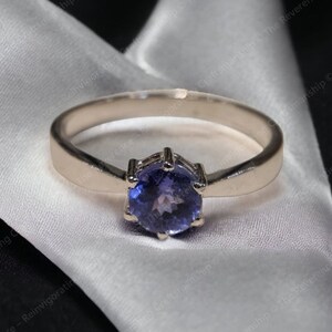 Tanzanietring in zilver voor dames, handgemaakte zilveren ring met paarse tanzaniet, eenvoudige en elegante ring voor haar, ring voor dagelijks gebruik en feest