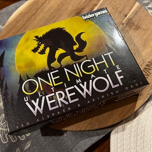 One Night Ultimate Werewolf Card Game - Guardian Games