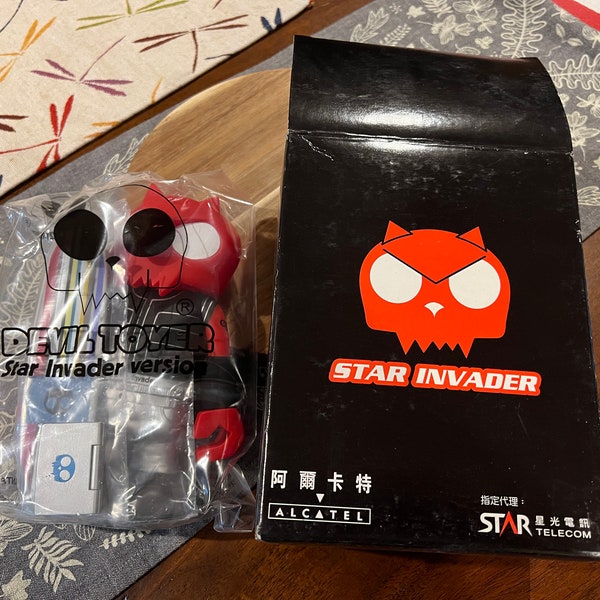 Toy2R Star Invader Star Telecom Alcatel 8 Inch Toyer Qee