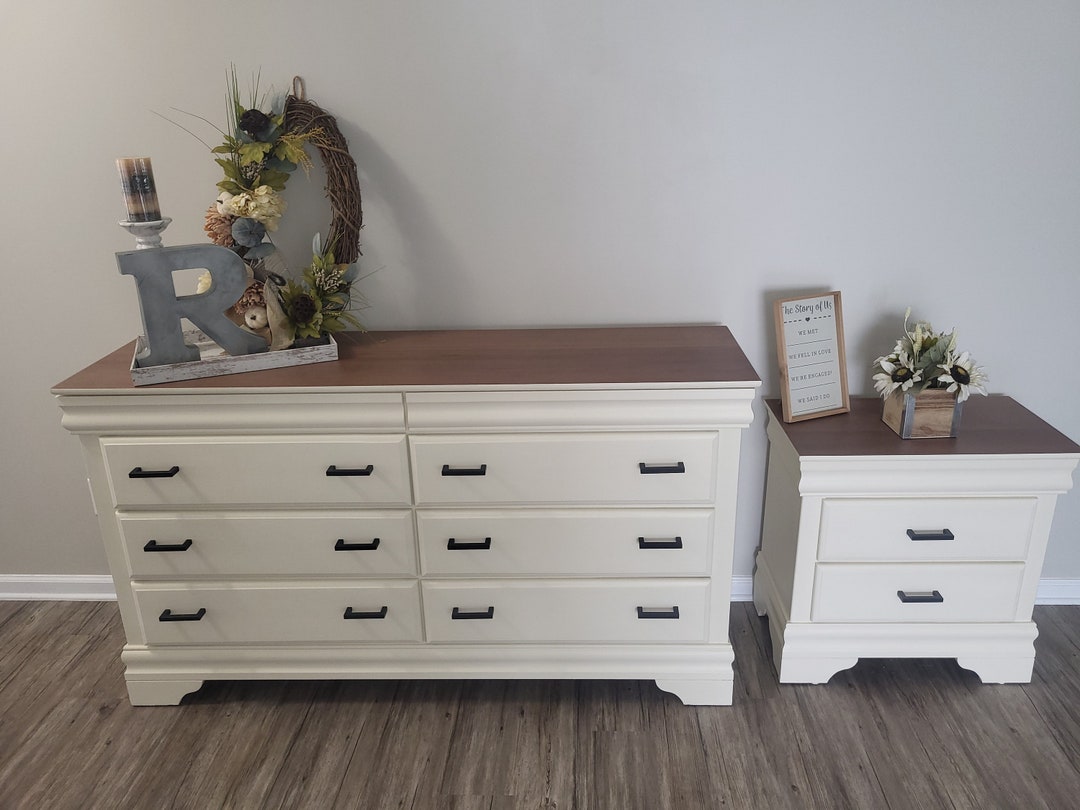 Soldbeautiful Bedroom Farmhouse Dresser and Nightstand by Vaughan
