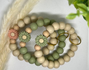 Bohemian Daisy Wristlet