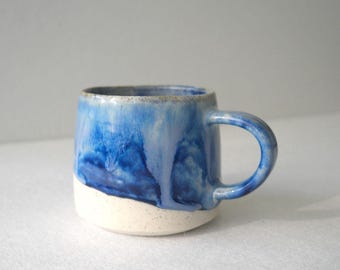 Blauwe koffiemok | Keramische mok blauw | Handgemaakte keramische mok | Blauwe keramische mok handgemaakt | Handgemaakt cadeau | Handgemaakt in Australië