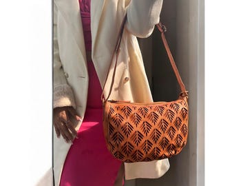 Leather bag l Handcrafted leather handbag l Ladies Crossbody l women's bag l Washed handbag l shoulder bag l Vintage style l Crossbody bag