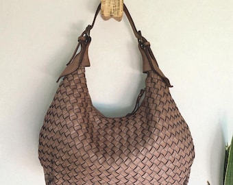 Leather bag l Handcrafted Bag l Leather Bag l Woven Bag l Washed Bag l Leather bag for women l Ladies Handbag l Vintage l Shoulder Bag