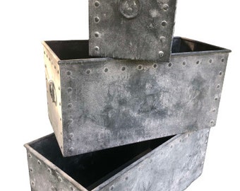 Heavy Duty Galvanized Antique Grey Patina Trough Water Tank Courtyard Container Planter for Indoor & Outdoor Garden Decoration Metal Tubs