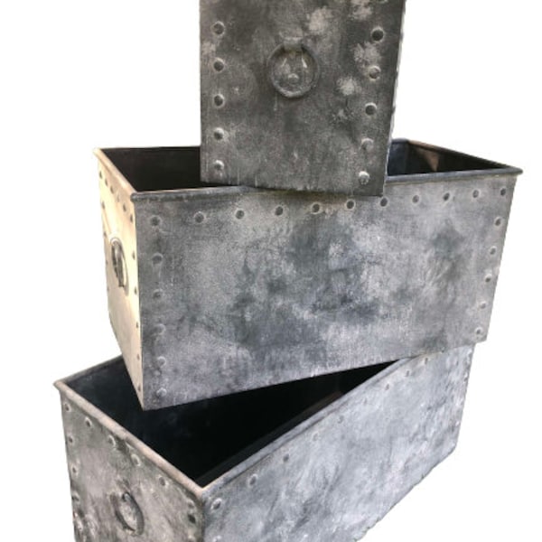 Heavy Duty Galvanized Antique Grey Patina Trough Water Tank Courtyard Container Planter for Indoor & Outdoor Garden Decoration Metal Tubs
