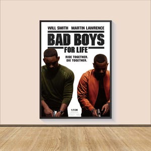 Könnte beinhalten: Filmplakat für Bad Boys for Life mit Will Smith und Martin Lawrence. Das Plakat hat einen schwarzen Hintergrund mit weißem Text und einem Slogan: "Ride together. Die together."