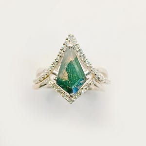 Kite Cut Moss Agate Ring Set: 925 Sterling Silver Engagement Ring
