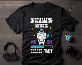 Installing Muscles Einhorn, Lustiges Fitness Einhorn Shirt, Kawaii Unicorn, Workout Sport T-Shirt, Geschenk für Sportler & Einhorn-Fans