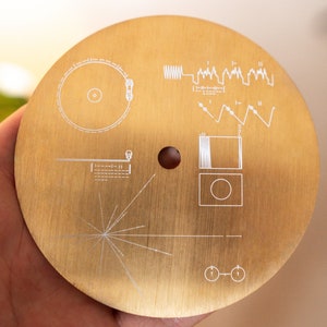 Dessous de verre en laiton massif, pochette du disque doré Voyager de la NASA (paquet de 4)