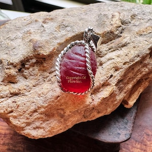 Gambling, Lottery Luck Centipede Pearl for Luck & Wealth Pendant Magical Stone Bezoar Mustika Pearl for Attracting Wealth Stunning Amulet