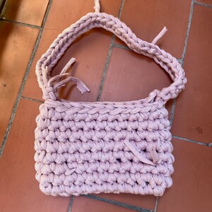 Handgemachte gehäkelte Handtasche