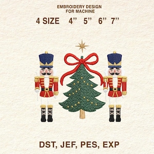 Puede incluir: Un diseño de bordado con dos soldados cascanueces y un árbol de Navidad con un lazo rojo. El diseño incluye el texto "EMBROIDERY DESIGN FOR MACHINE" y opciones de tamaño de 10 cm, 13 cm, 15 cm y 18 cm.