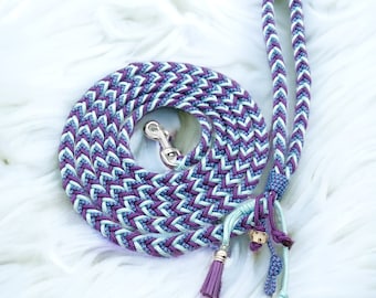 Hundeleine geflochten aus Paracord mit Karabiner und dekorierten Handschlaufe / Länge 2,30 m