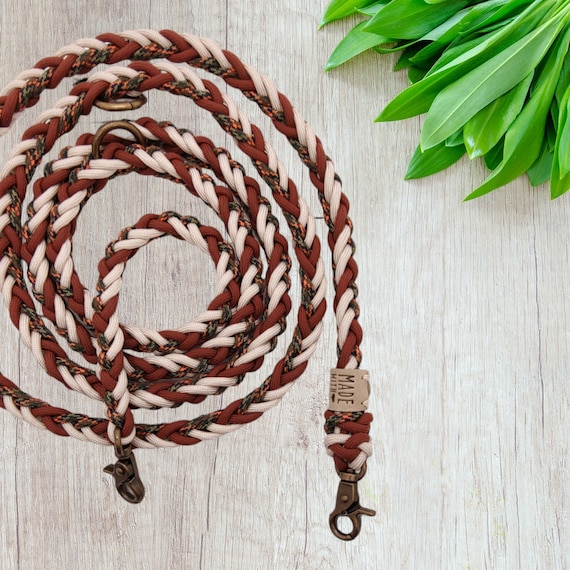 Hundeleine aus Paracord Lnge 2 Meter - 3-fach verstellbar 2 Karabinern  Fhrungsleine fr Hundebesitzer Geschenk Hundemama #1594845823 - Etsy.de