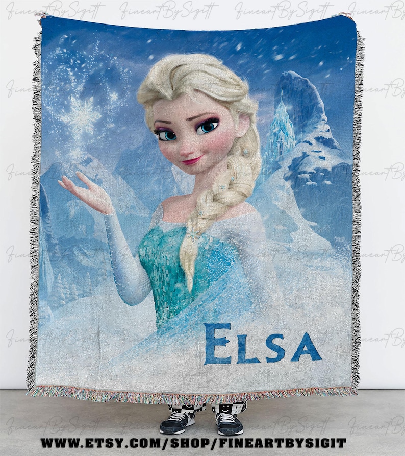 Puede incluir: Un juego de tres tazas de cer&aacute;mica con un acabado mate moteado. Cada taza presenta un color diferente: azul claro, crema y gris. Las tazas tienen un dise&ntilde;o simple y moderno y un asa c&oacute;moda.