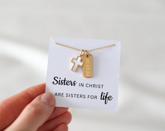 Collar de cruz de perlas para hermanas en Cristo - Regalo cristiano personalizado, Regalo de fe para mujeres, Accesorio de disco grabado, Nácar