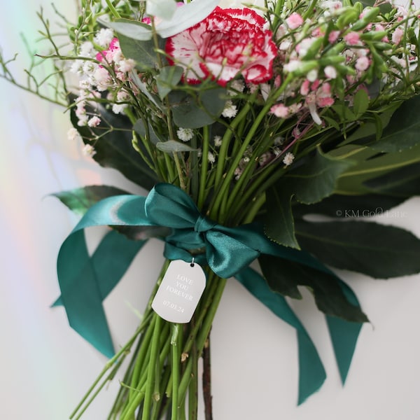 Charm de bouquet de mariage écrit à la main personnalisé - accessoire de mariée gravé personnalisé, pendentif bouquet souvenir, date et initiales, jour spécial