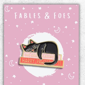 Livres mignons et épingle en émail chat | Amoureux des livres, accessoire pour personne chat | Adorable broche féline | Petit cadeau fantaisiste pour sac à dos, vêtements, sacs
