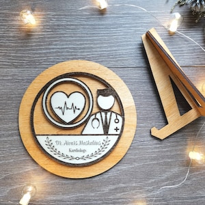 Placa de madera personalizada con nombre de médico: regalo para cardiólogo