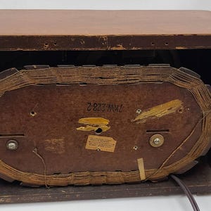 1930s Emerson 7KW-228-2 Art Deco Tischradio - Vintage Holzgehäuse, restaurierte antike MW- und LW-Bänder, geometrisches Design Bild 3