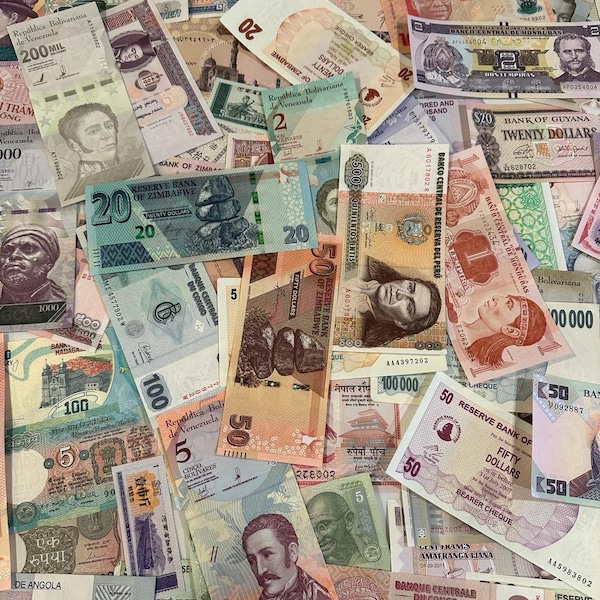 100 Banknoten aus verschiedenen Ländern. Sehen Sie die Diashow und Bilder - Gestochen scharfe Bilder von Währung, Geld, Banknoten. Sofortiger digitaler Download.