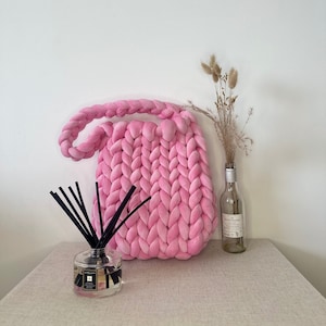 Hand Knit Chunky Yarn Tote Bag: Barbie Pink Puffer Style