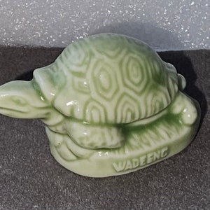 Wade England Vintage Sea Turtle Miniature Porcelain figurine