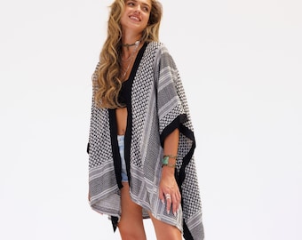 Kafia embroidered kimono