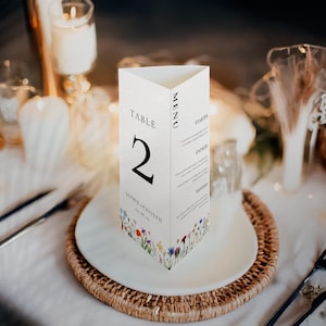 Modèle à trois volets triangulaire pour table de mariage, menu mets/boissons, code QR, chronologie, programme, modifiable sur toile, fleurs sauvages florales à faire soi-même