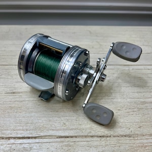12 volt electric fishing reel GoPOD Portable Lithium Battery for LED Pod Lights
