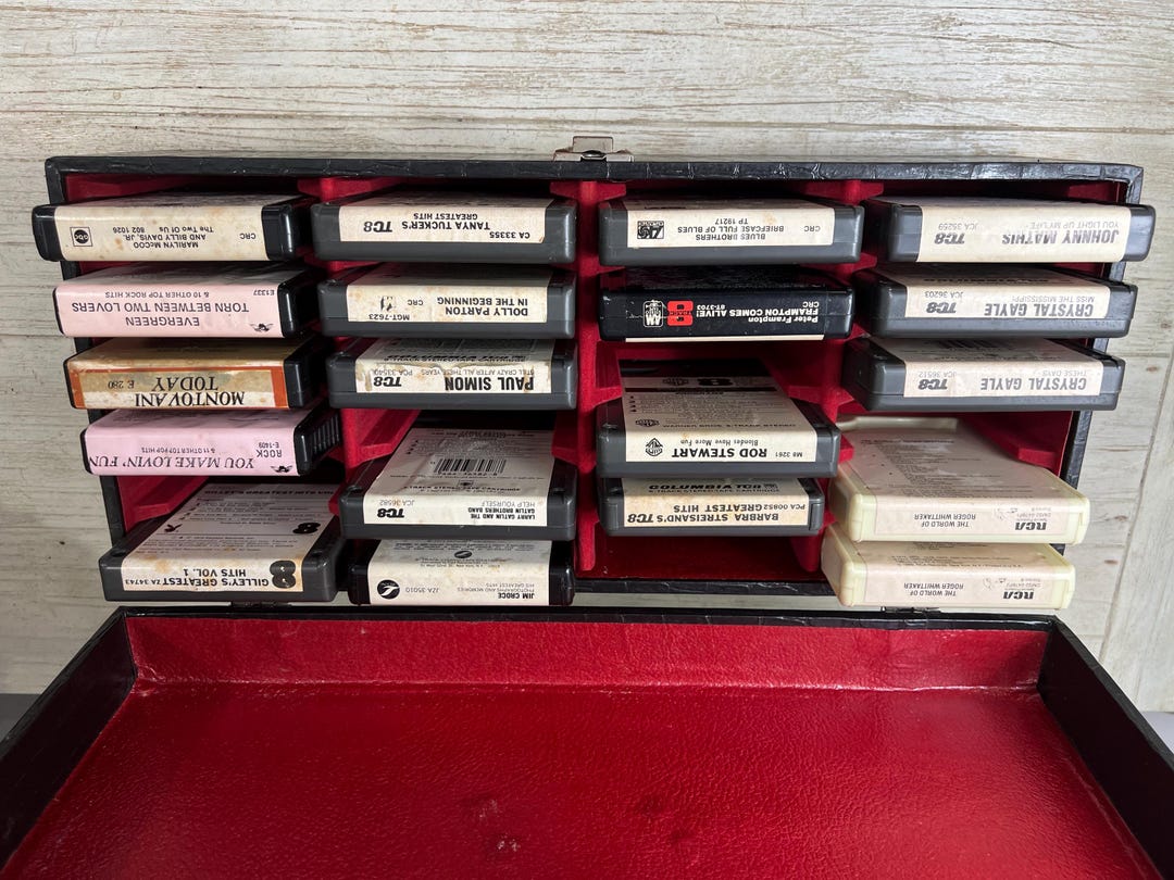 19 Assorted 8-track Tapes in a Carrying Case - Vintage - Etsy