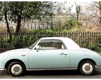 Lámina decorativa de pared con fotografía callejera de un Nissan Figaro retro en Londres - Póster de coche clásico vintage - Regalo ideal