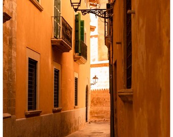 Fotografía del casco antiguo de Palma de Mallorca, lámina decorativa de arquitectura mediterránea para pared.