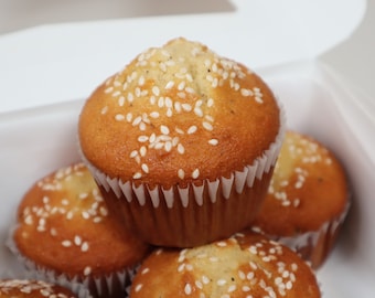 Persian Cake Yazdi – Aromatic Cupcakes with Cardamom and Rose Water