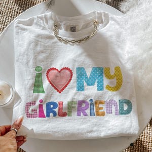 „Ich liebe meine Freundin“-Shirt im Patchwork-Stil, „Ich liebe meinen Freund“-T-Shirt, Partner-Shirts, Jahrestagsgeschenke, Valentinstags-Shirts für Sie und Ihn