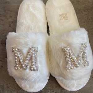 Custom pearl letter monogram slippers | Bridal party pearl slippers | Mrs. bride slippers