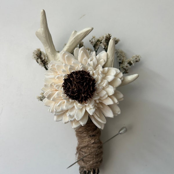 Deer horn wedding day boutonnière | Hunting groom boutonnière | Deer horns