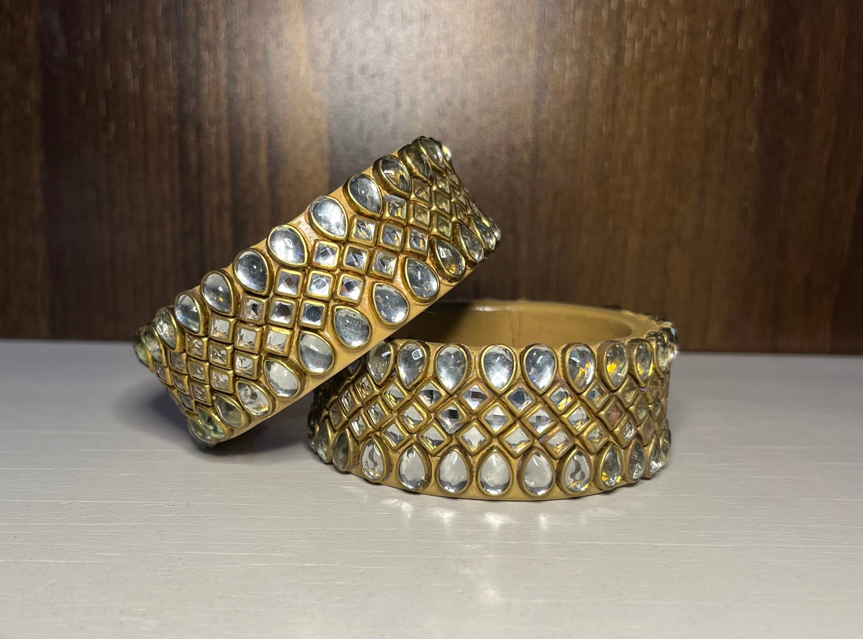 Gold lakh best sale bangles