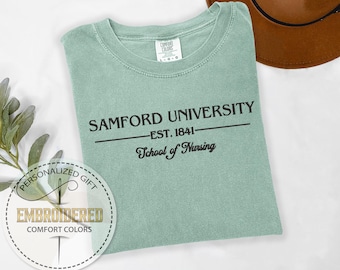 Camiseta universitaria personalizada con bordado, camiseta con el nombre de la universidad, camiseta de año escolar, camiseta con colores cómodos, camiseta personalizada para estudiantes, camiseta para profesores