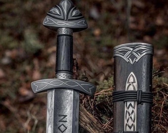 Damascus Steel Northman Sword, Viking King Style with Leather Scabbard