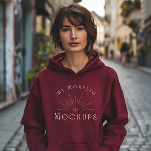 Gildan 18500 mockup hoodiemodel Gildan 18500 kastanjebruin model kastanjebruine hoodie mockup hedendaagse hoodie mockup voor Print on Demand-sweater
