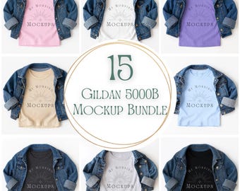 Pacchetto di mockup Gildan 5000B per bambini: T-shirt per bambini vista dall'alto (file JPG)