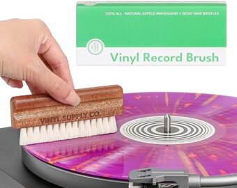 Vinyl Versorgung Co. Schallplatte G.O.A.T. Bürste - 100% All-natürliche Sapele Mahagoni Holz + Ziegenhaar Borsten - Anti-Statische Schallplatten Bürste