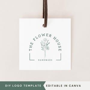 Puede incluir: Una plantilla de logotipo blanco con un diseño floral verde y el texto "The Flower House Handmade".