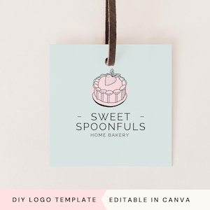 Puede incluir: Una plantilla de logotipo azul claro para una panadería casera llamada "Sweet Spoonfuls". El logotipo presenta un dibujo de línea de un pastel rosa con una fresa en la parte superior.