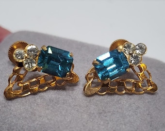 Vintage Gold Tone Blue Emerald Cut Rhinestone with Round White Rhinestone Accents Screw on Earrings