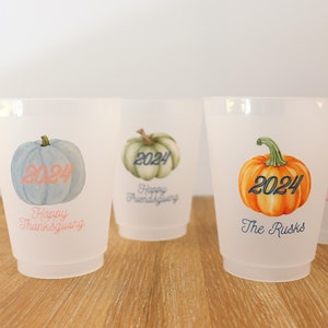 Custom Watercolor Pumpkin Cups | Thanksgiving Friendsgiving Party Decor bild 1
